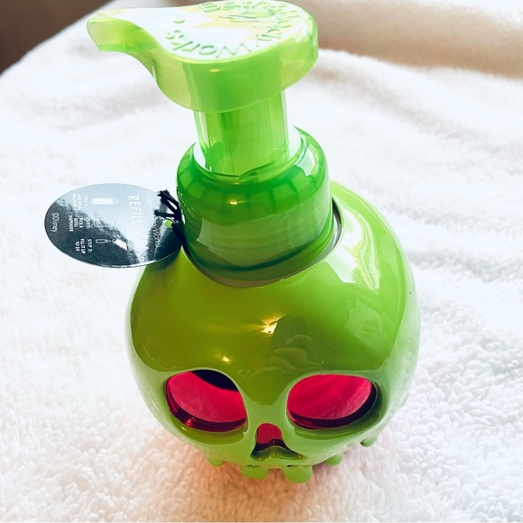 🍎✨ NWT Bath & Body Works – Evil Queen Poison Apple Foaming Soap Dispenser 🖤 - Picture 9 of 12